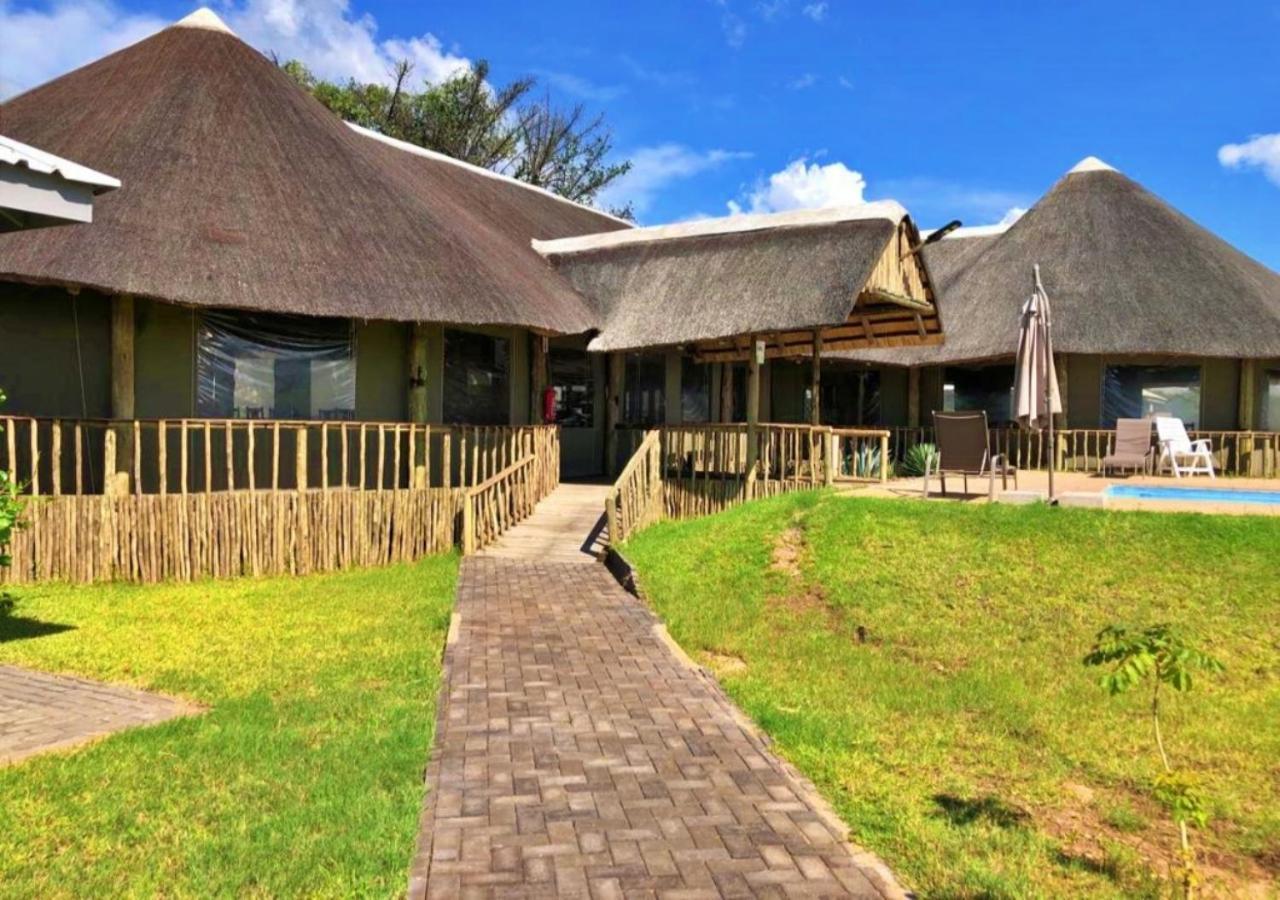 Tlou Safari Lodge Kasane Exterior foto